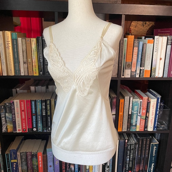 vintage slip top, size 34 - Picture 2 of 6